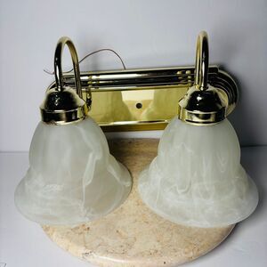 Kichler‎ 2 Light Bath Fixture Gold Satin Etched Glass Retro